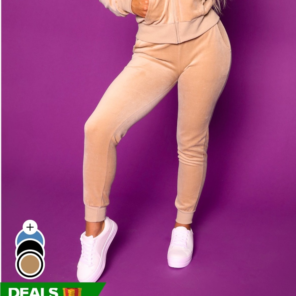 Fashion Nova Trendsetters Velour Jogger Set camel/tan